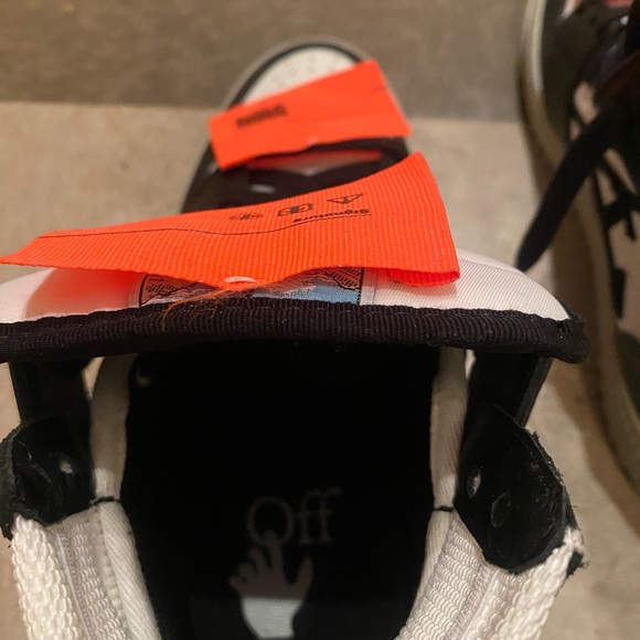 Perfect condition:off white sneakers.(unisex) - Picture 6 of 9